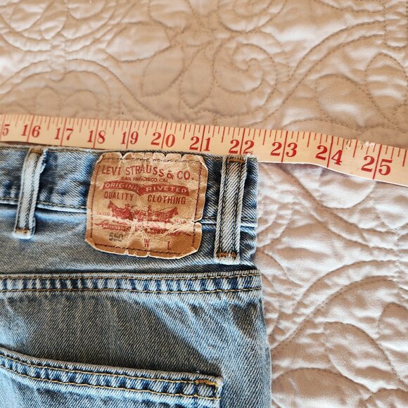 Mens Levi's 550 Relaxed Fit Jeans Light Wash Denim Blue Size 46x32 - Picture 7 of 13